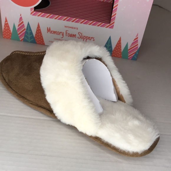 NIB TOTES TOASTIES SLIP ON SLIPPERS FAUX FUR TAN WOMENS XL 9-10 MEMORY FOAM - Picture 6 of 8